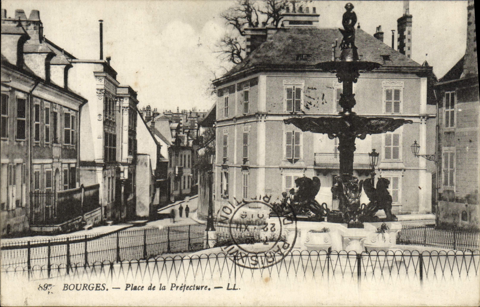 La POSTAL Bourges de la VENDIMIA pone la prefectura