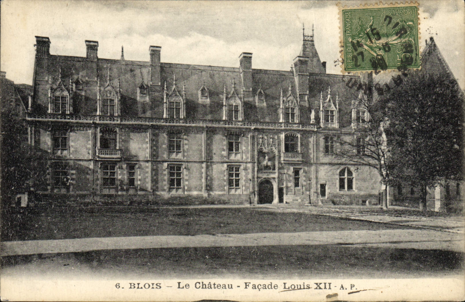 CPA Blois Le Chateau Facade Louis XII