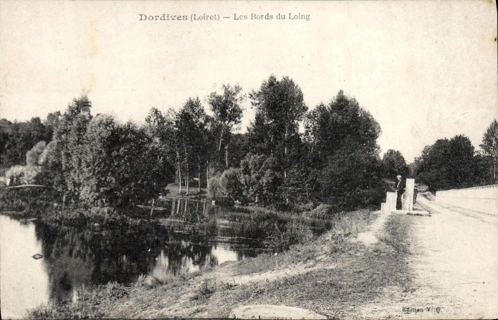 VINTAGE POSTCARD Dordives Edges of Loing