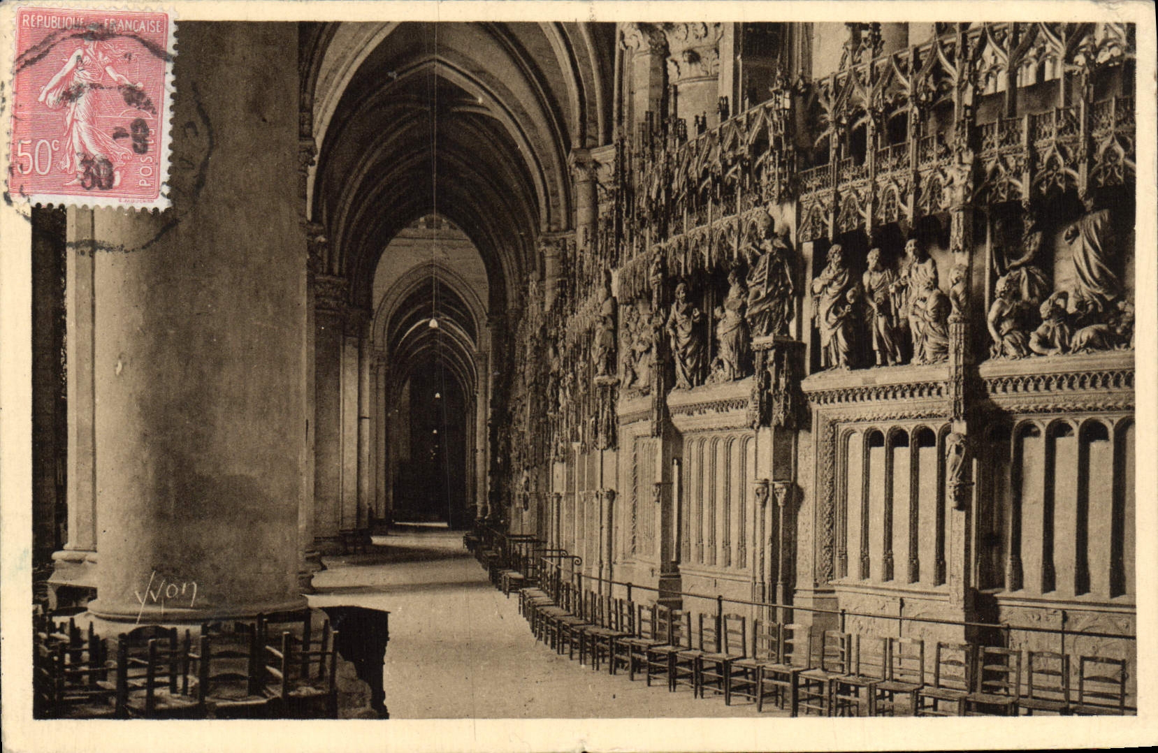CPA Chartres Interieur de la cathedrale Le deambulatoire 