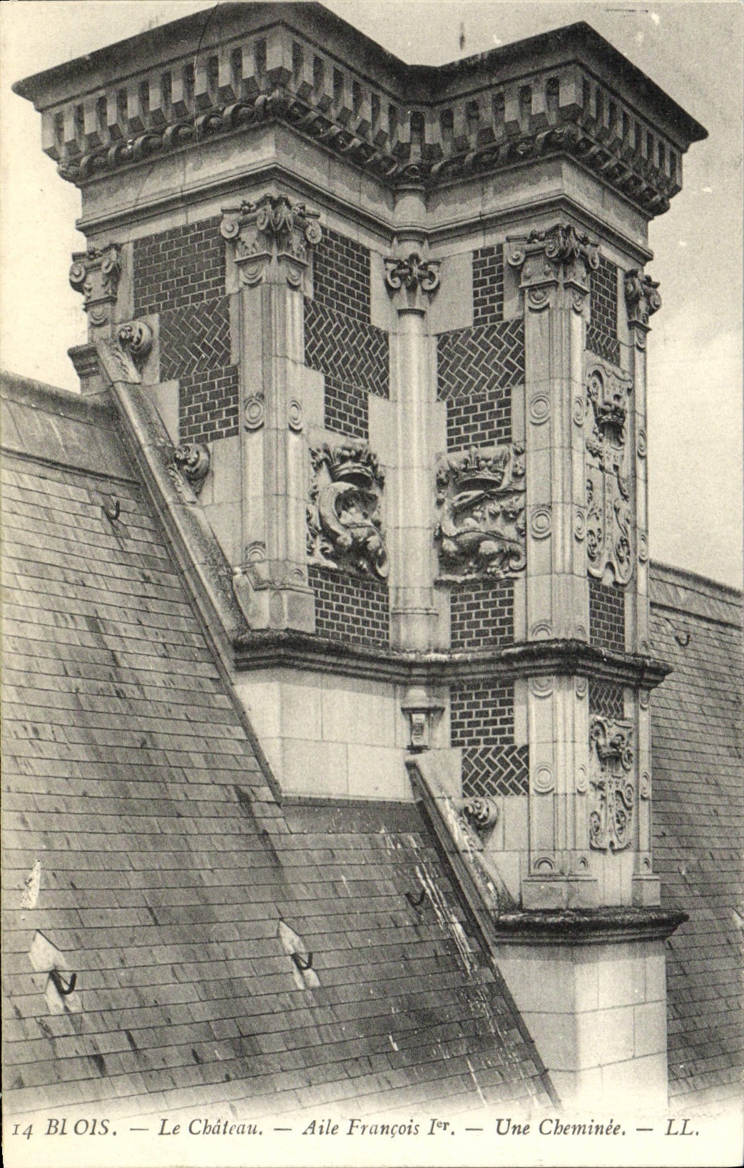 CPA Blois Le Chateau L'Aile Francois 1er Une cheminee