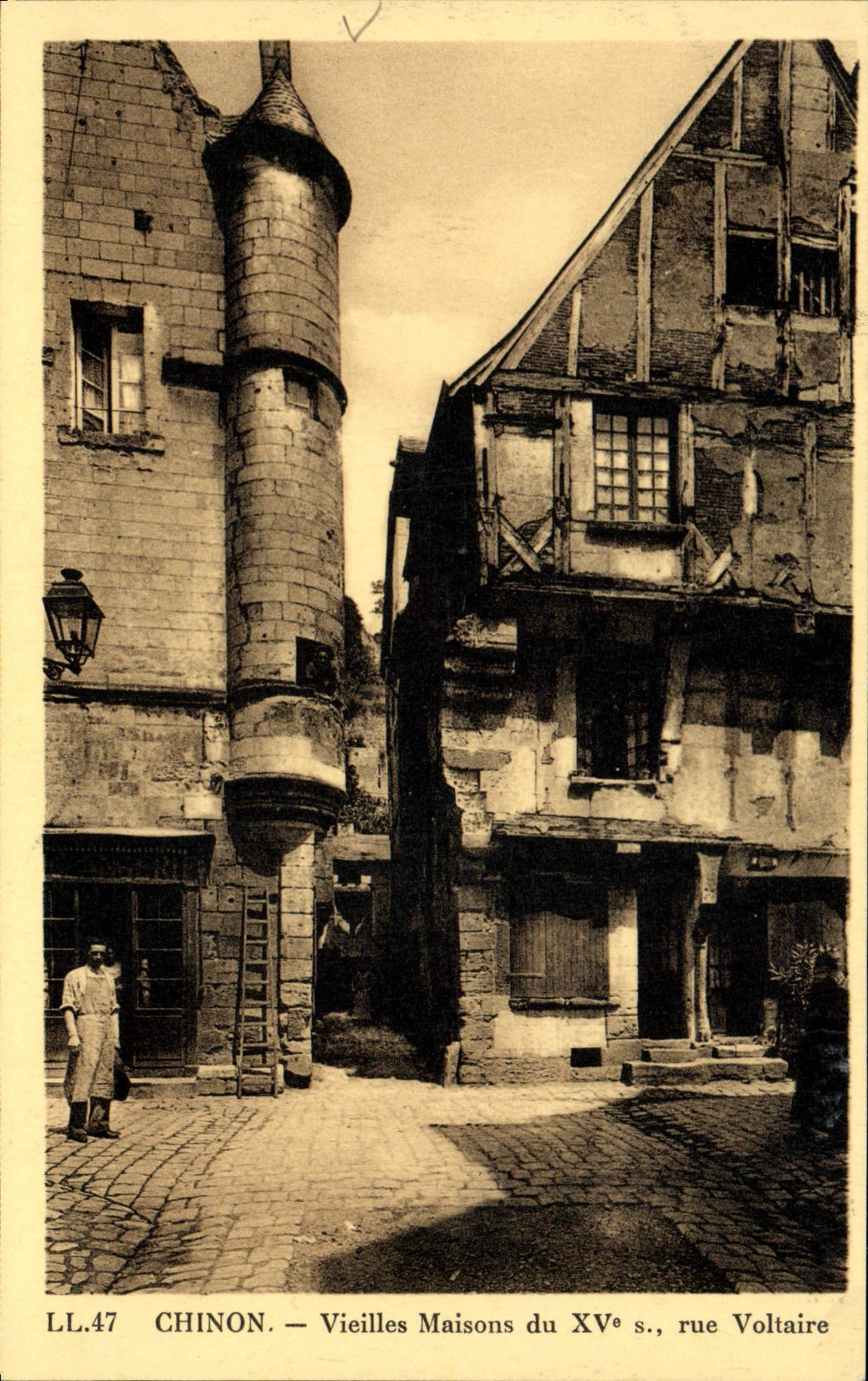 VINTAGE POSTCARD Chinon Old women Houses Of the 15th Street Voltaire