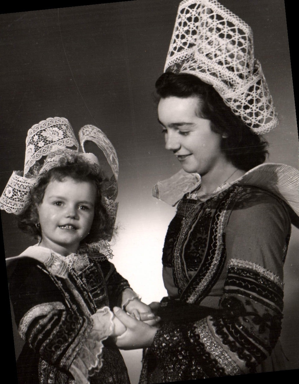 CPM Costume de la Region de Pont Aven Folklore 