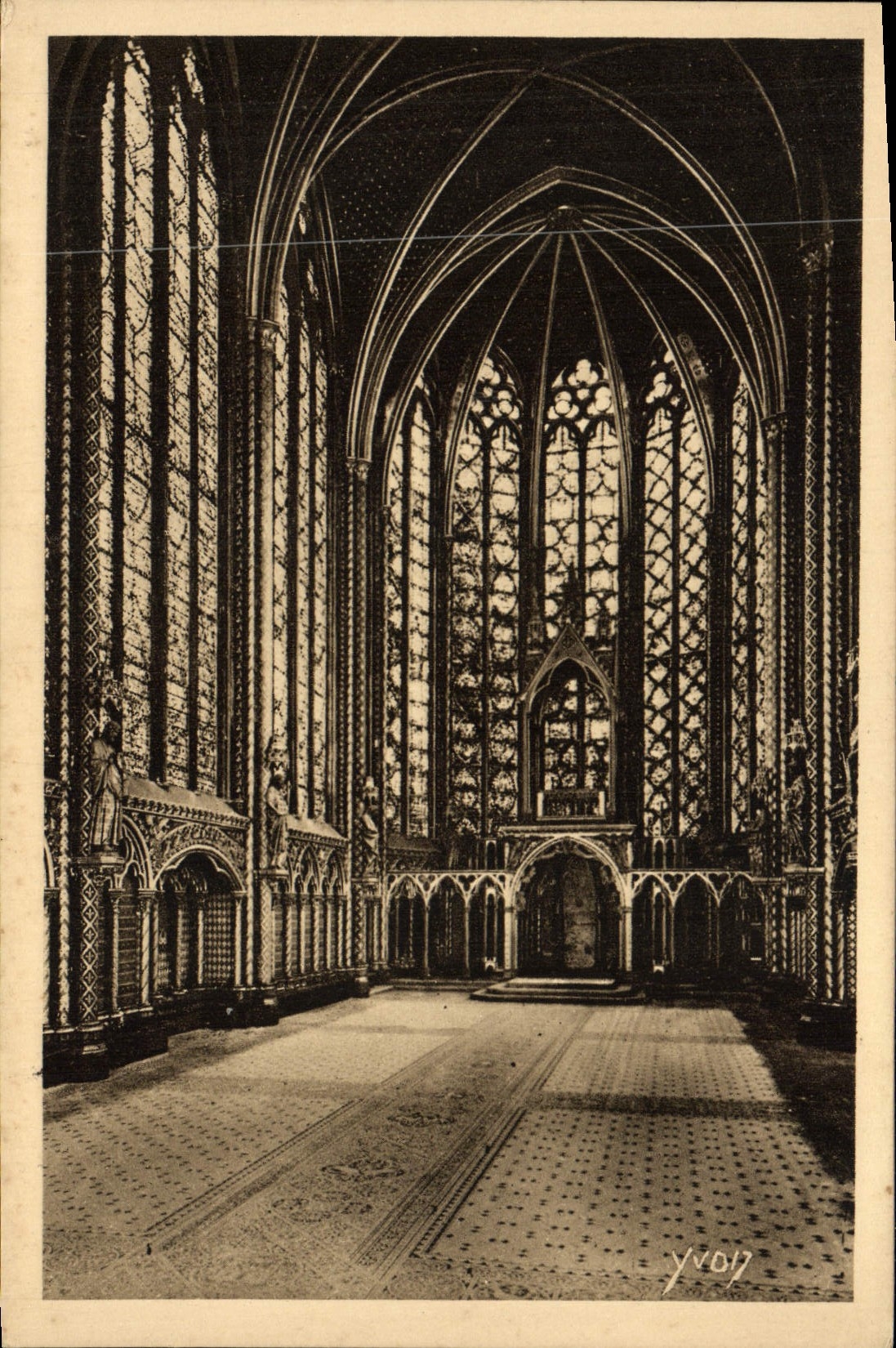 CPA Paris En Flanant Interieur de la Sainte Chapelle