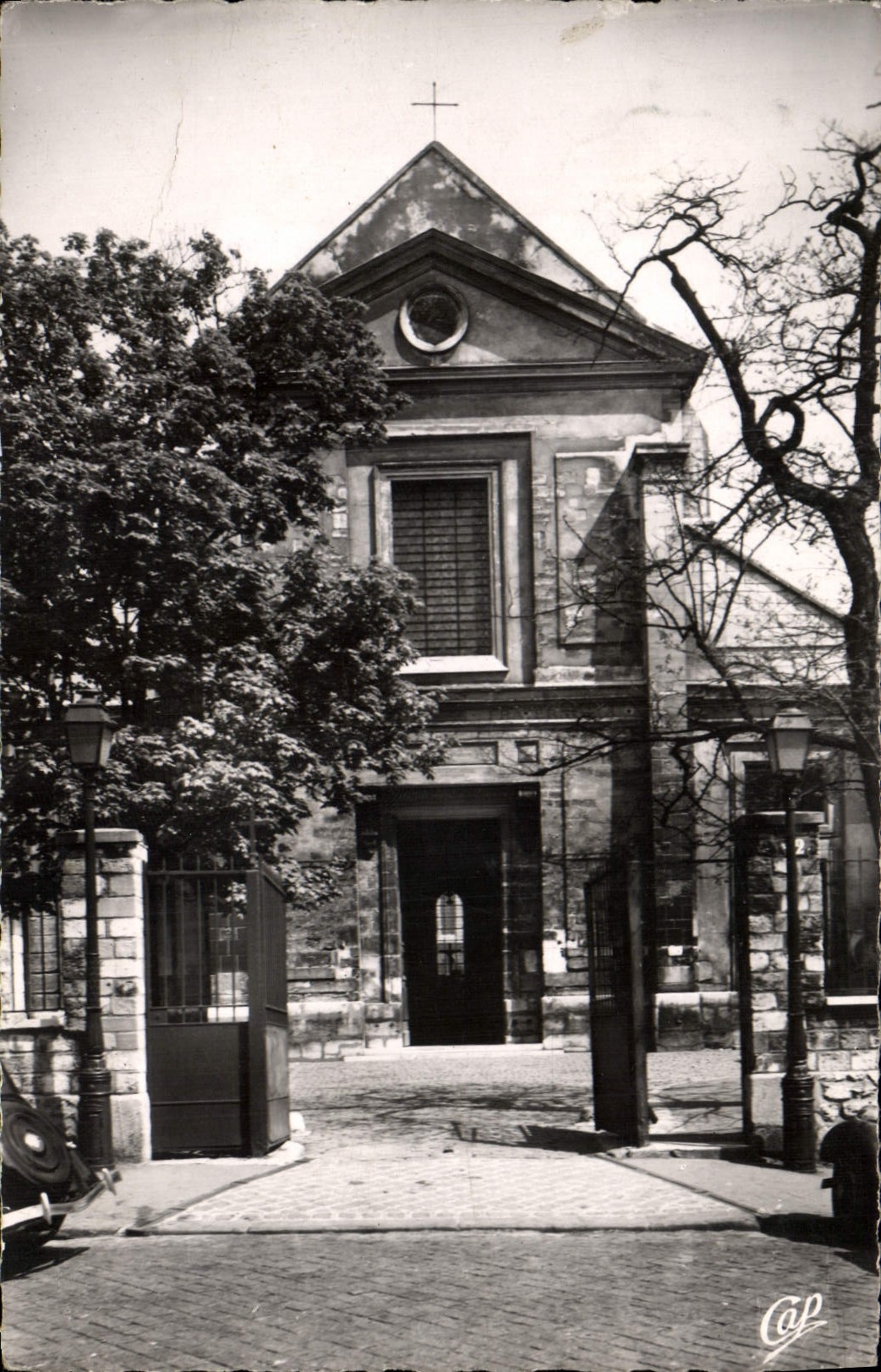 MODERN CARD Paris the church Saint Pierre