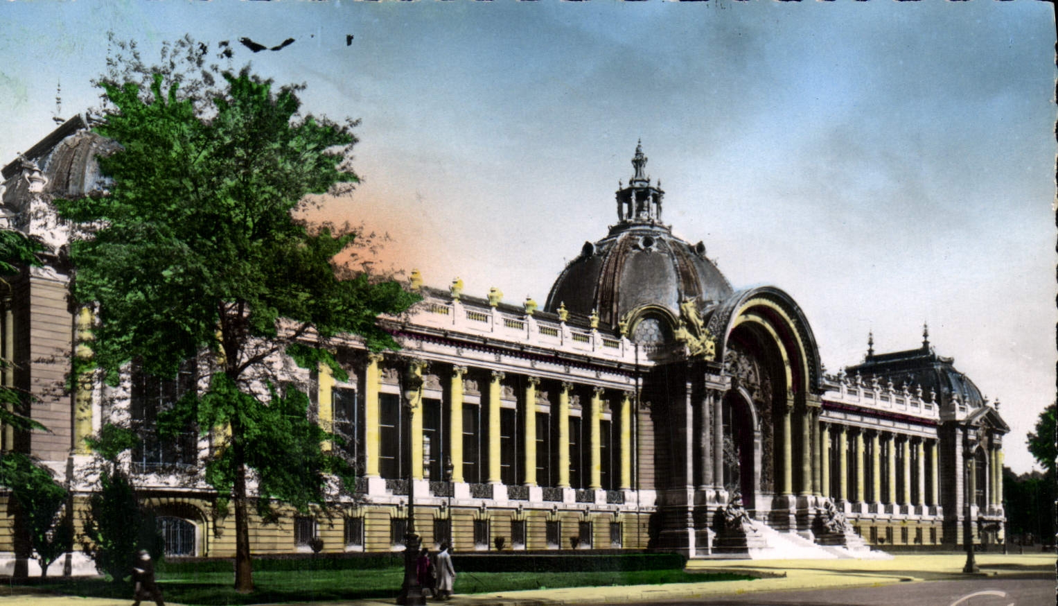 CPM Paris Le Petit Palais