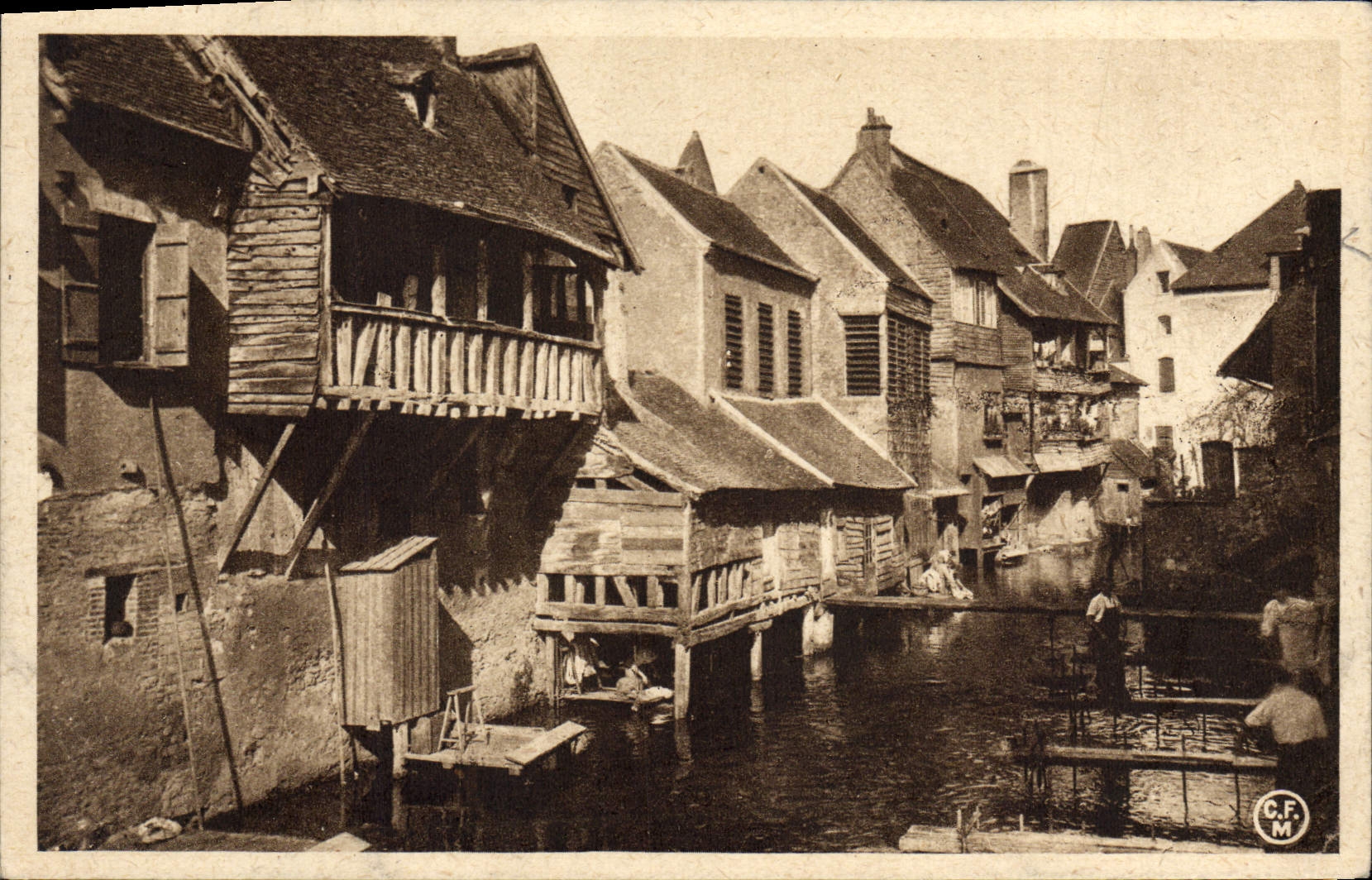 VINTAGE POSTCARD Montargis Old tanneries
