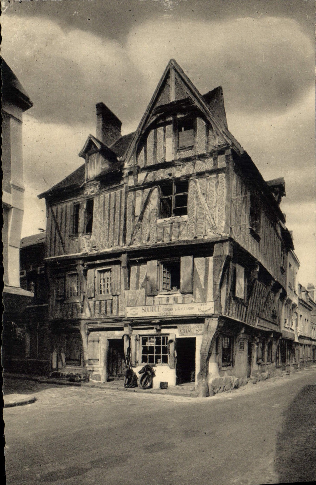 Rey Maison de Nogent de la POSTAL de la VENDIMIA de la décimosexto calle principal