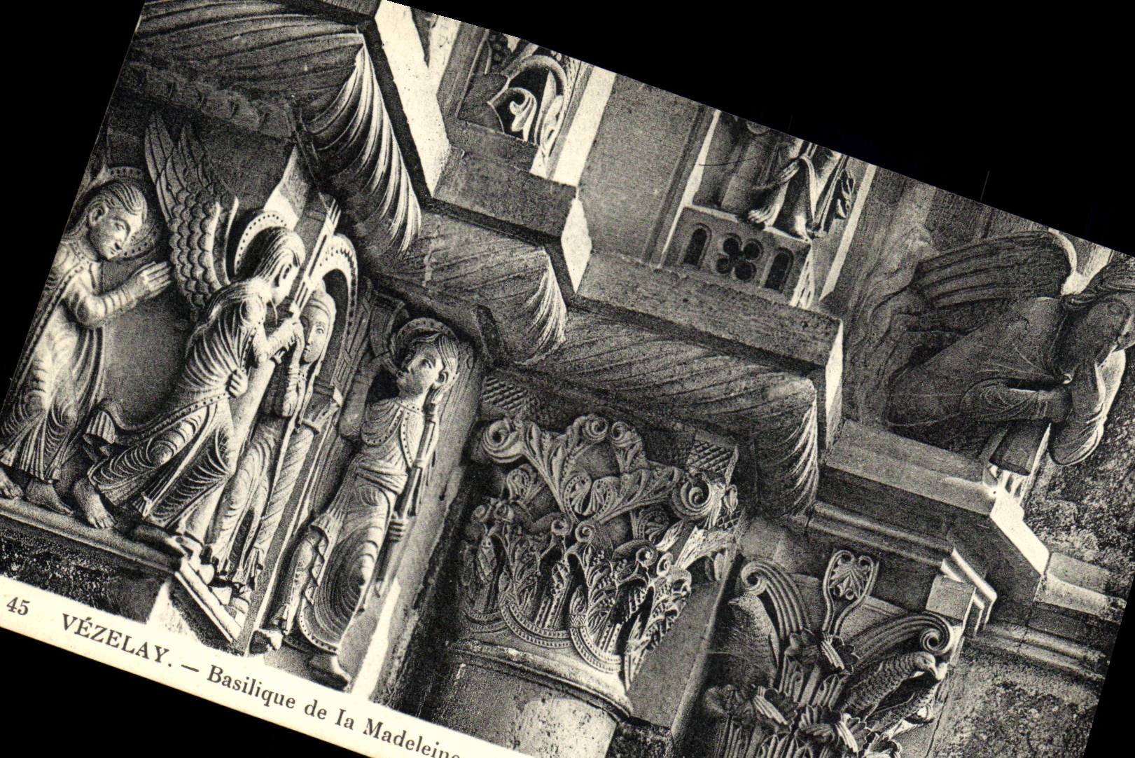 Basílica de Vezelay de la POSTAL de la VENDIMIA de la Madeleine Chapiteu de la puerta externa