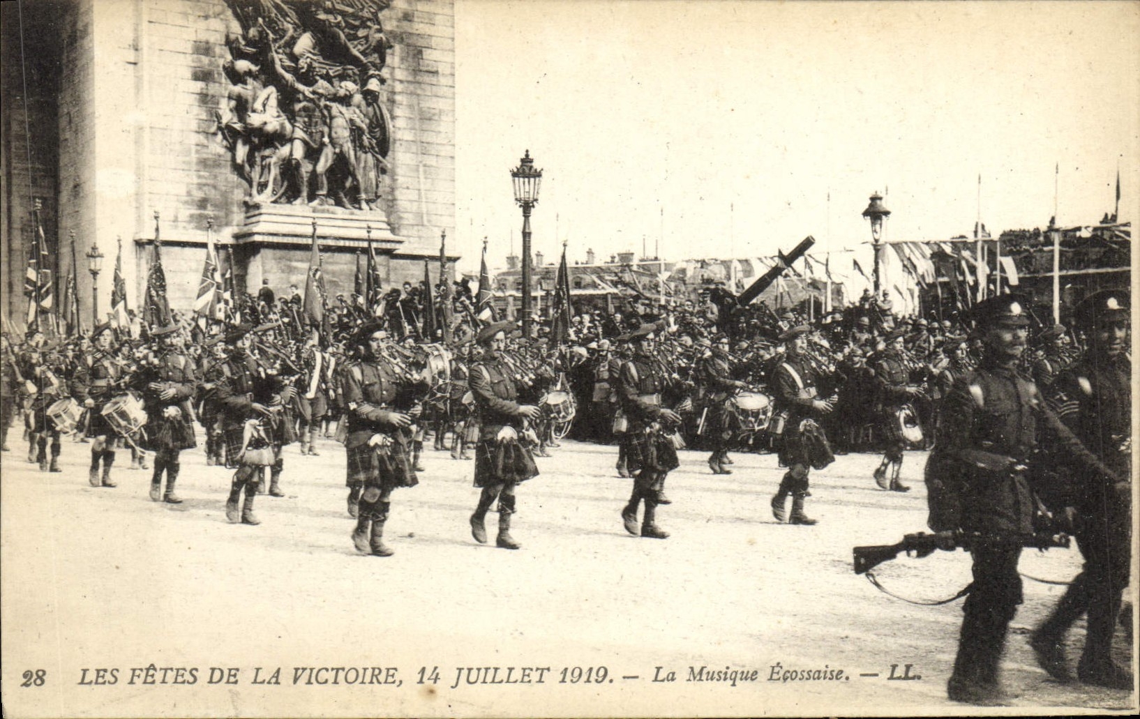 Festivales de la POSTAL de la VENDIMIA Victoire del 14 de julio de 1919 la música escocesa Militaria