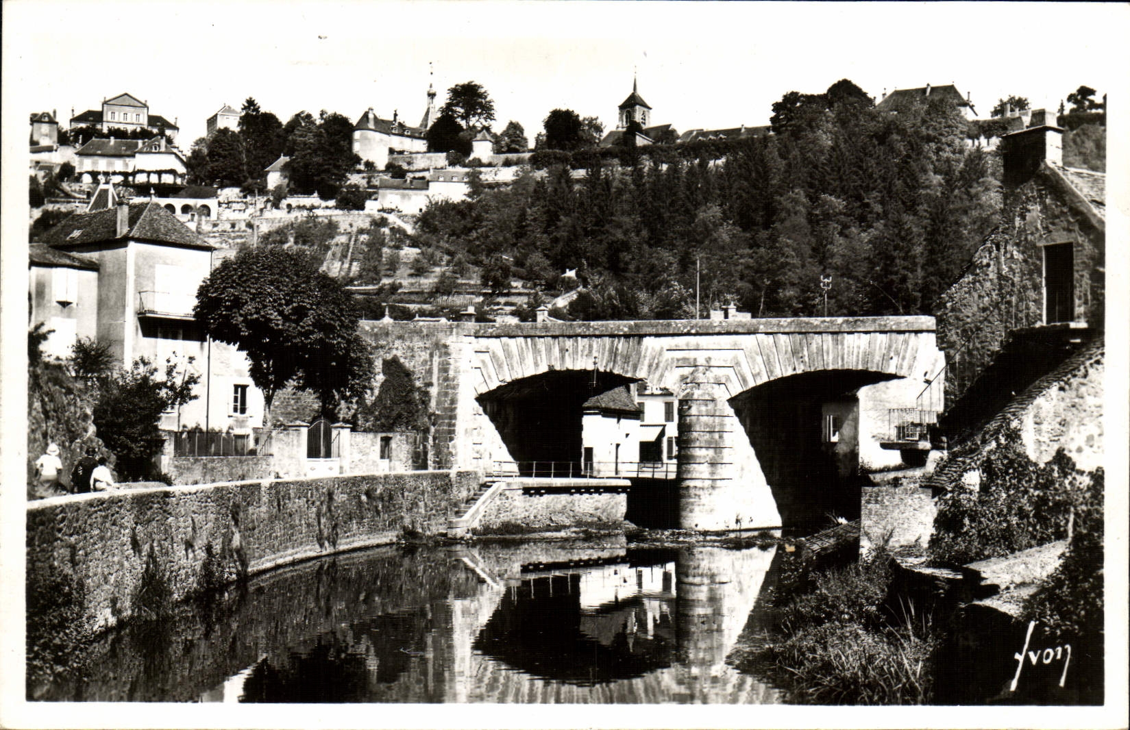 CPM Avallon Cousin le Pont