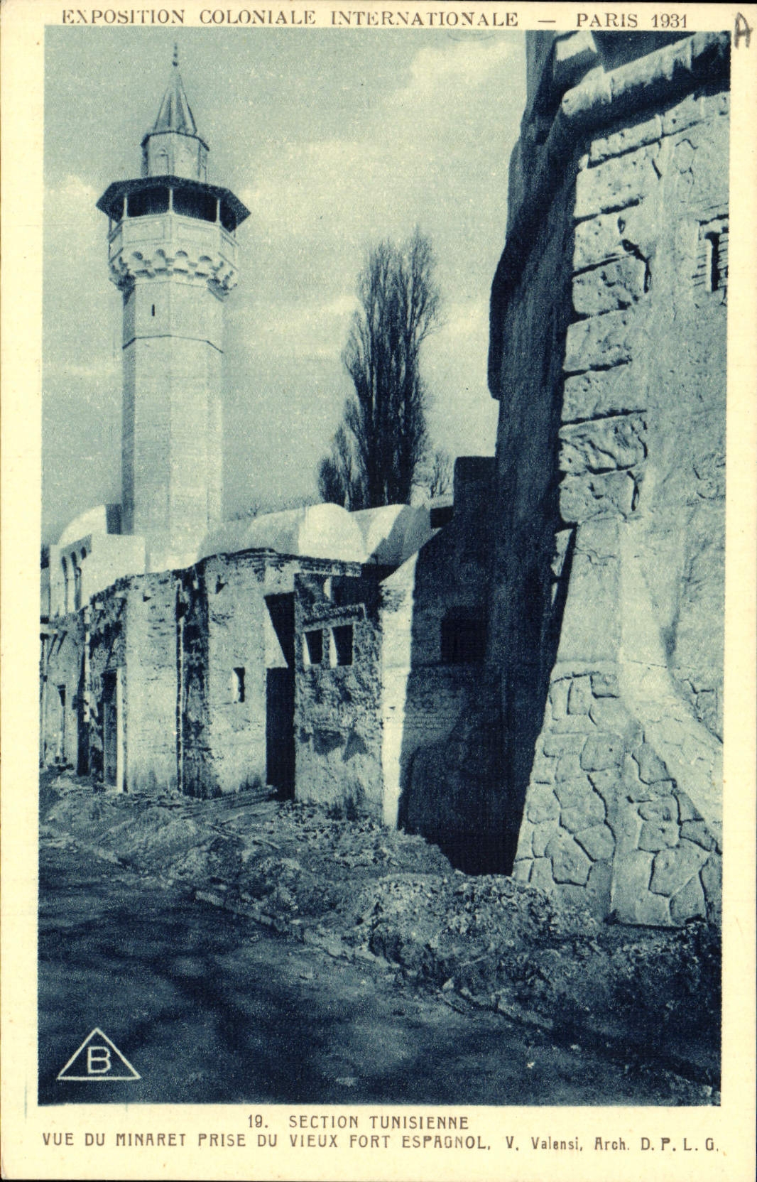 CPA Exposition Coloniale Internationale Paris 1931 Section tunisienne Vue du minaret prise du vieux fort espagnol 