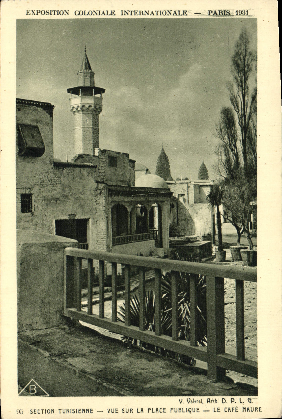 CPA Exposition Coloniale Internationale Paris 1931 Section tunisienne Vue sur la place publique Le cafe maure 