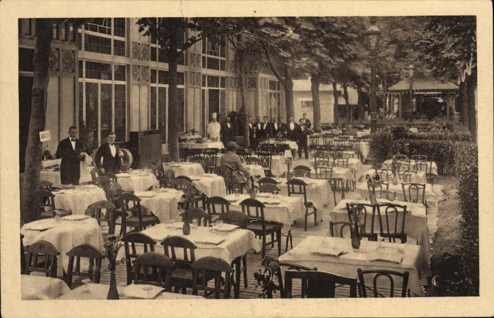 CPA Paris Exposition Internationale Des Arts Decoratifs Pavillon De Franche Comte Le restaurant