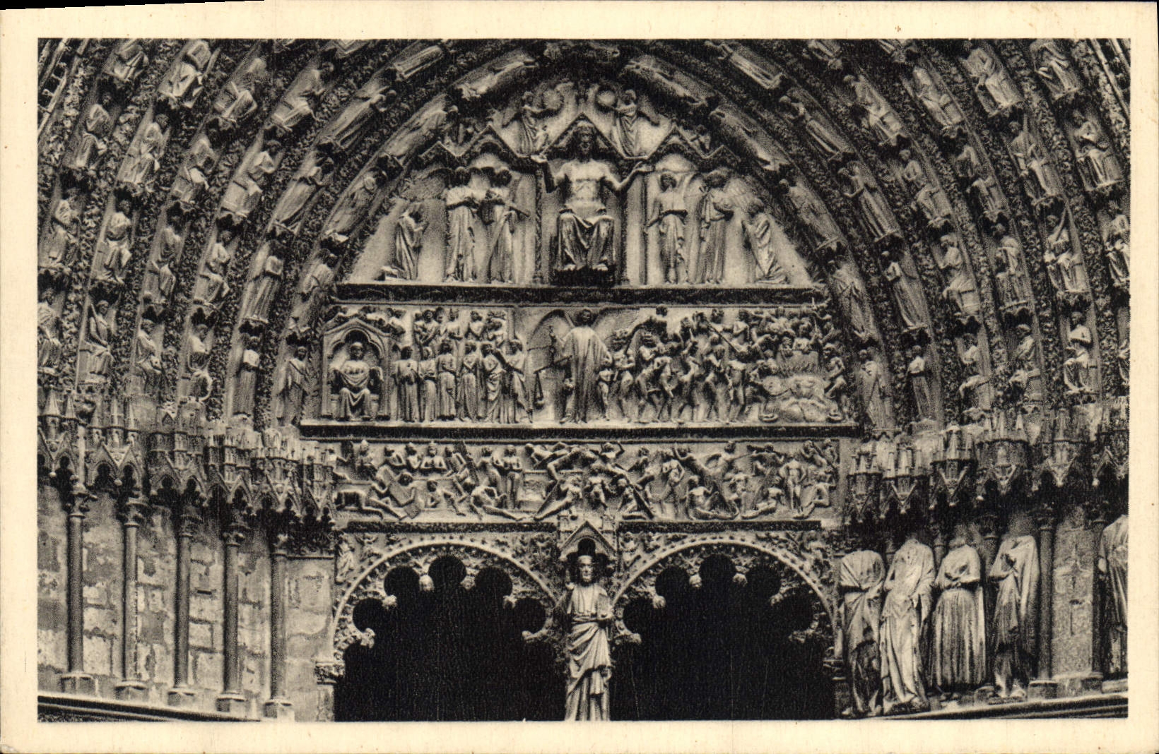 POSTAL Bourges de la VENDIMIA el tímpano de la catedral de la puerta central el juicio pasado