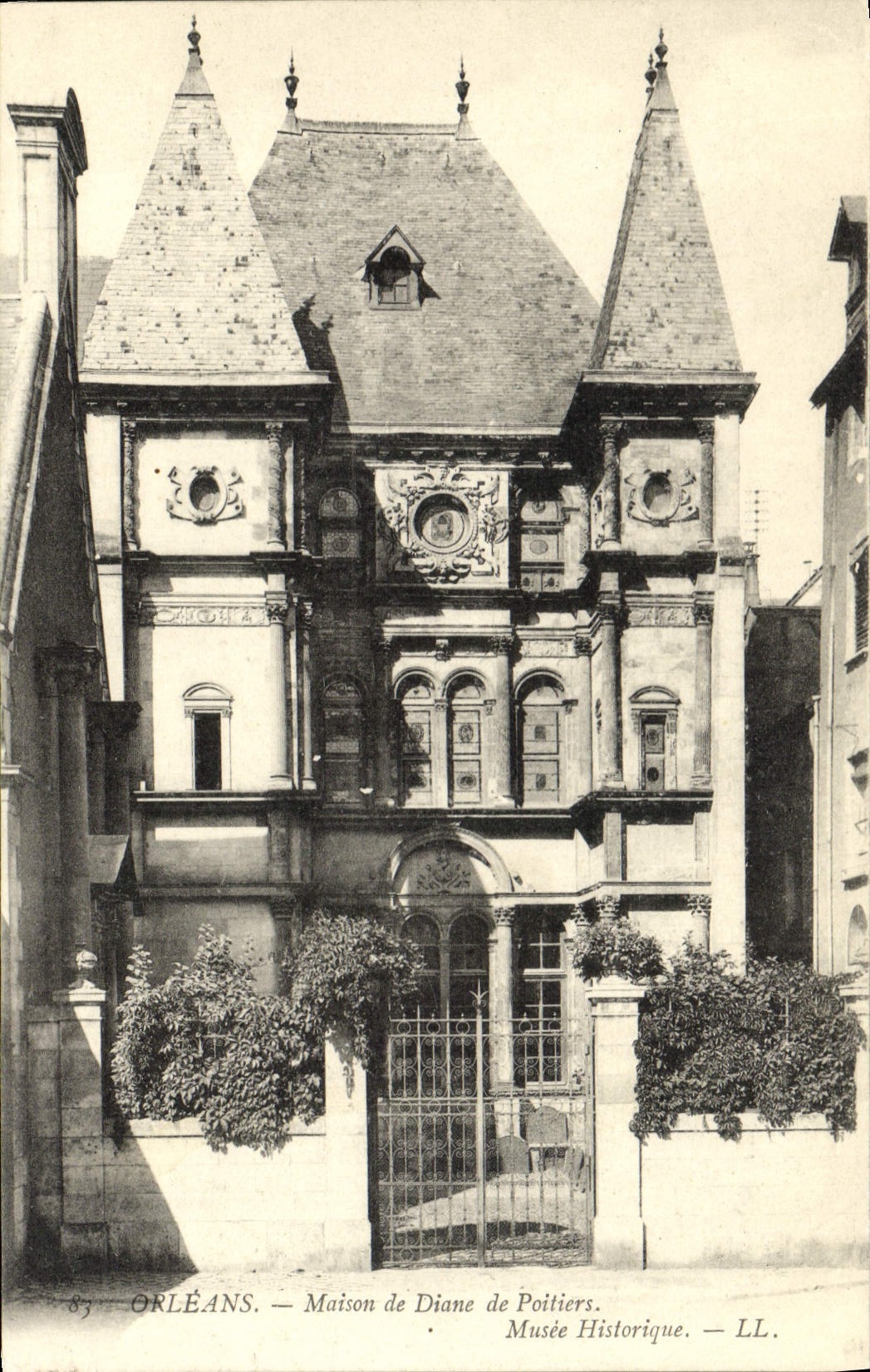 Casa de Orleans de la POSTAL de la VENDIMIA de Diane del museo histórico de Poitiers