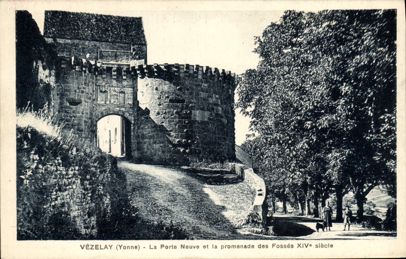 CPA Vezelay La Porte Neuve Et La Promenade Des Fosses