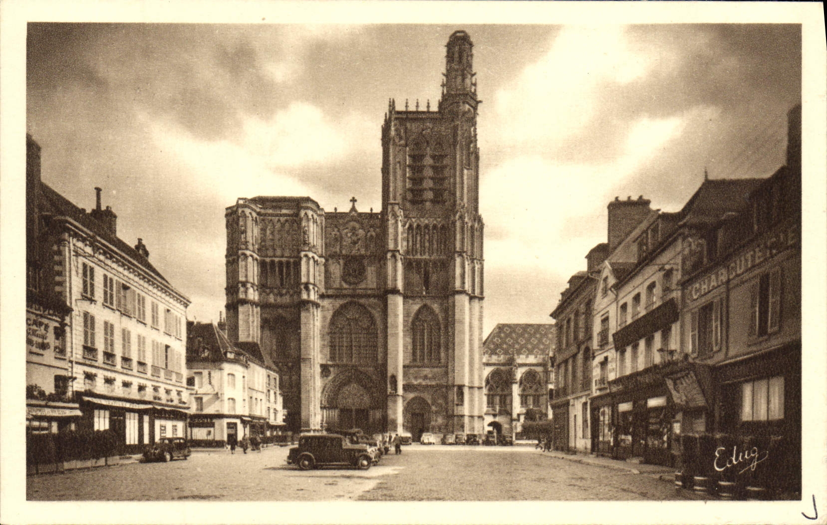 CPA Sens La Cathedrale