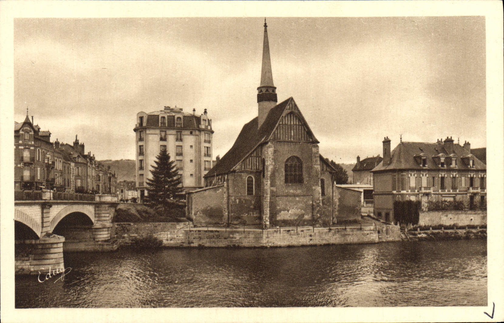 POSTAL de la VENDIMIA Sens la iglesia Mauricio santo