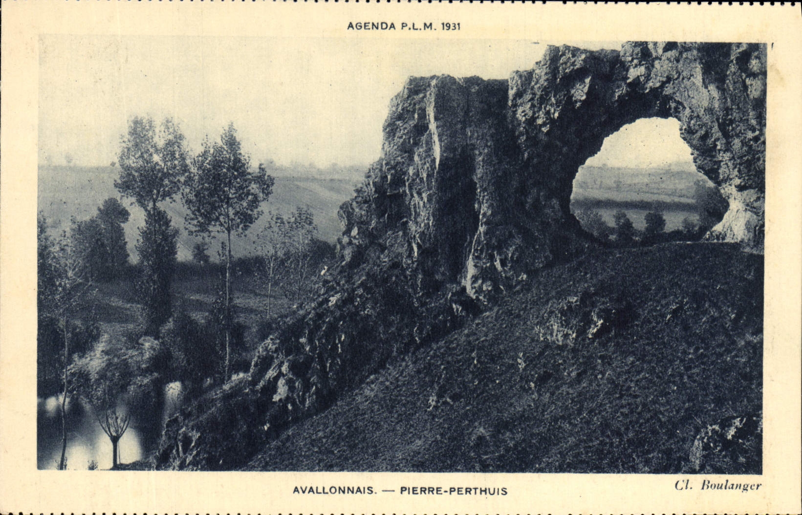 VINTAGE POSTCARD Avallonnais Pierre Perthuis