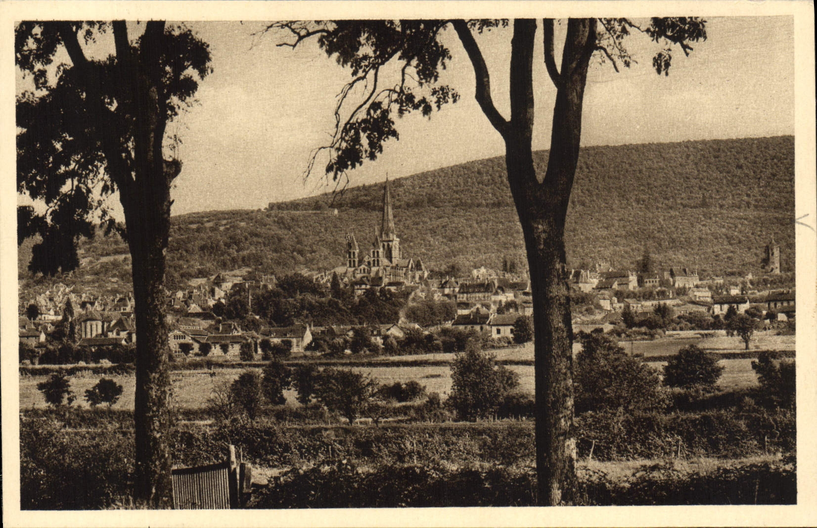 CPA Autun Antique Vue Sur La Chaine De Montagnes Qui Domine La Ville Au Sud