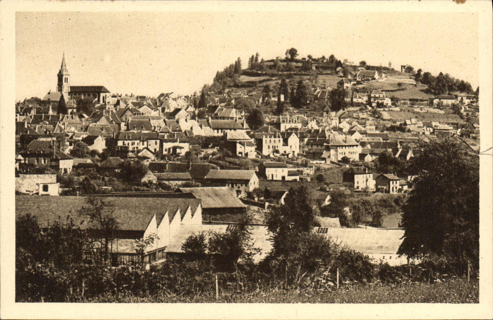 VINTAGE POSTCARD In Morvan Chinon Castle View