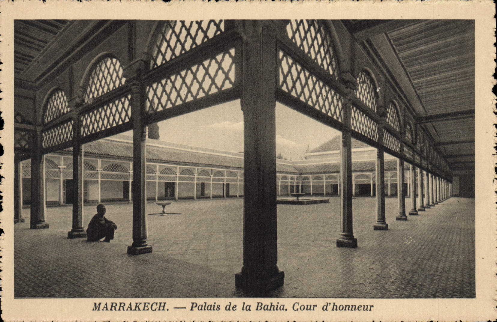 CPA Marrakech Palais De La Bahia Cour d'Honneur