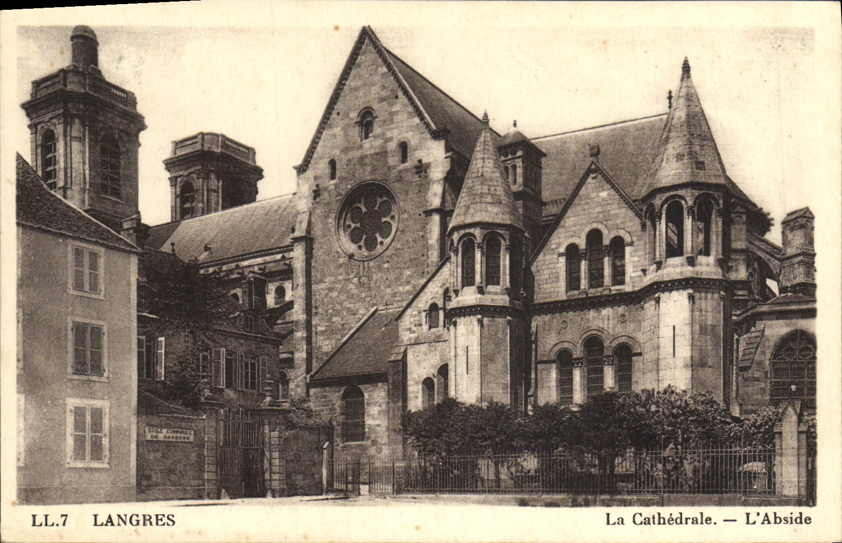 VINTAGE POSTCARD Langres the Cathedral the Apse
