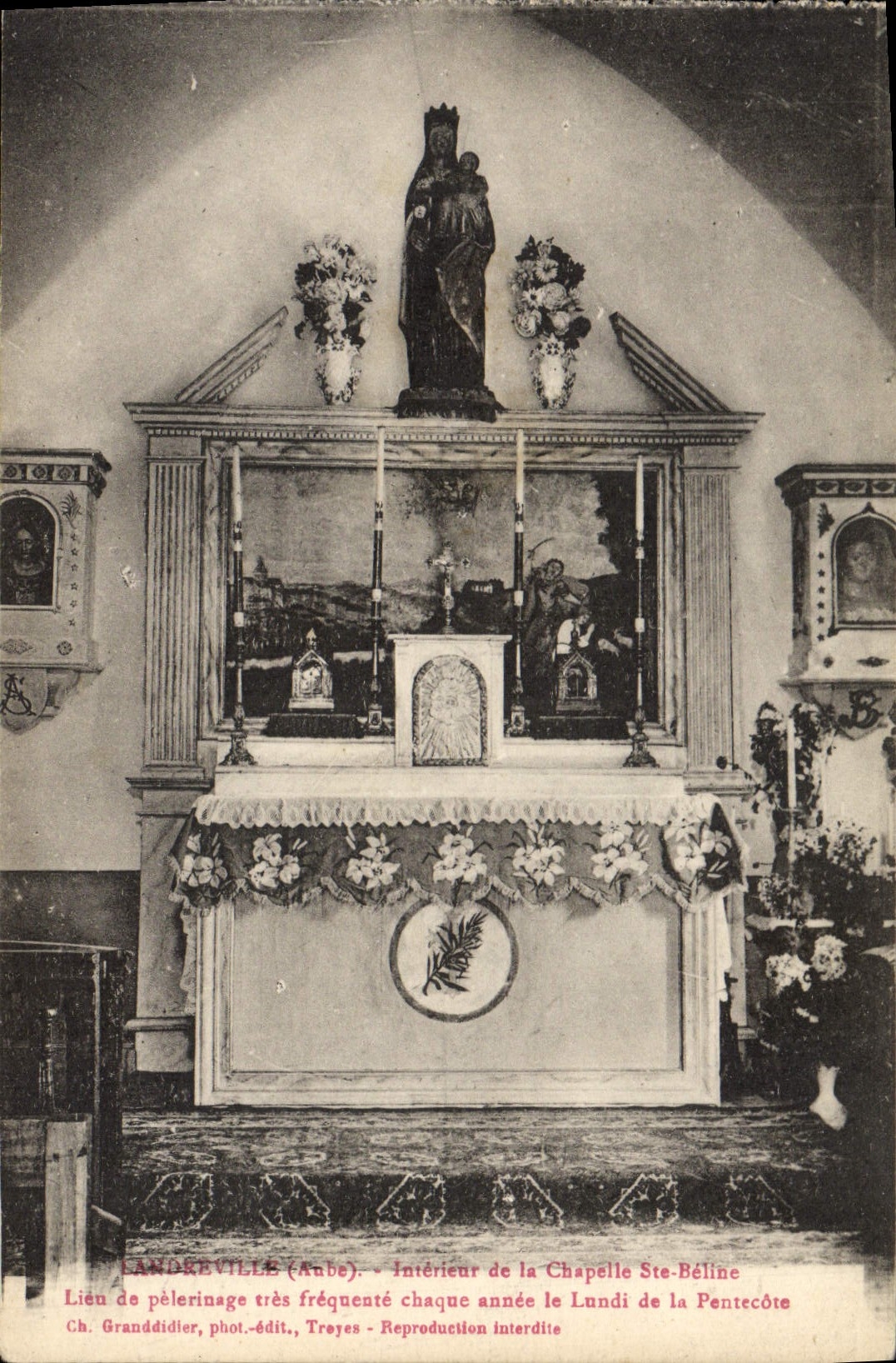 VINTAGE POSTCARD Interior Landreville Of the Vault co. Beline Place of pilgrimage Very Frequcute