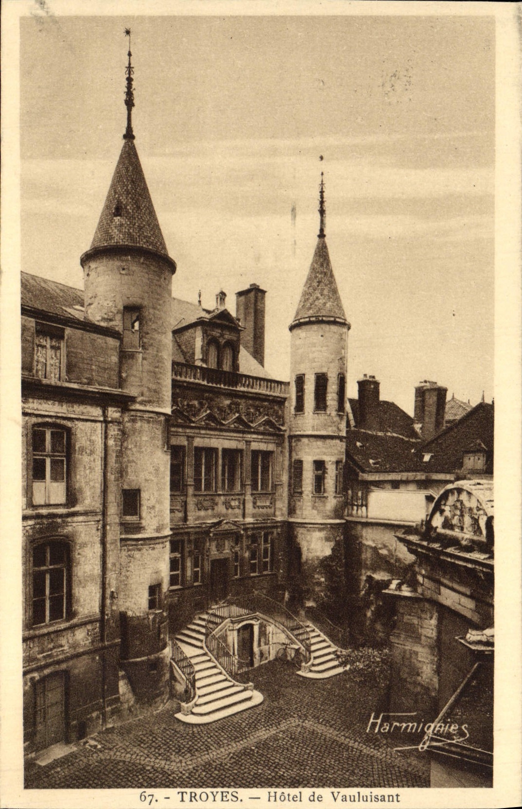 VINTAGE POSTCARD Troyes Hotel De Vauluisant