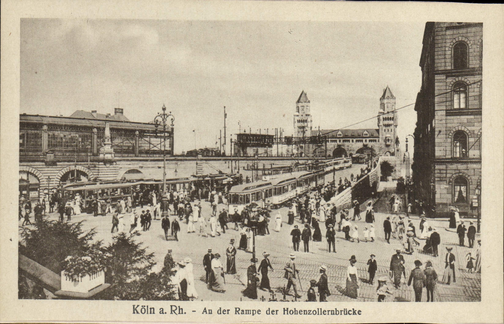 VINTAGE POSTCARD Koln has Rh at DER Crawls Der Hohenzollernbrucke Tramway