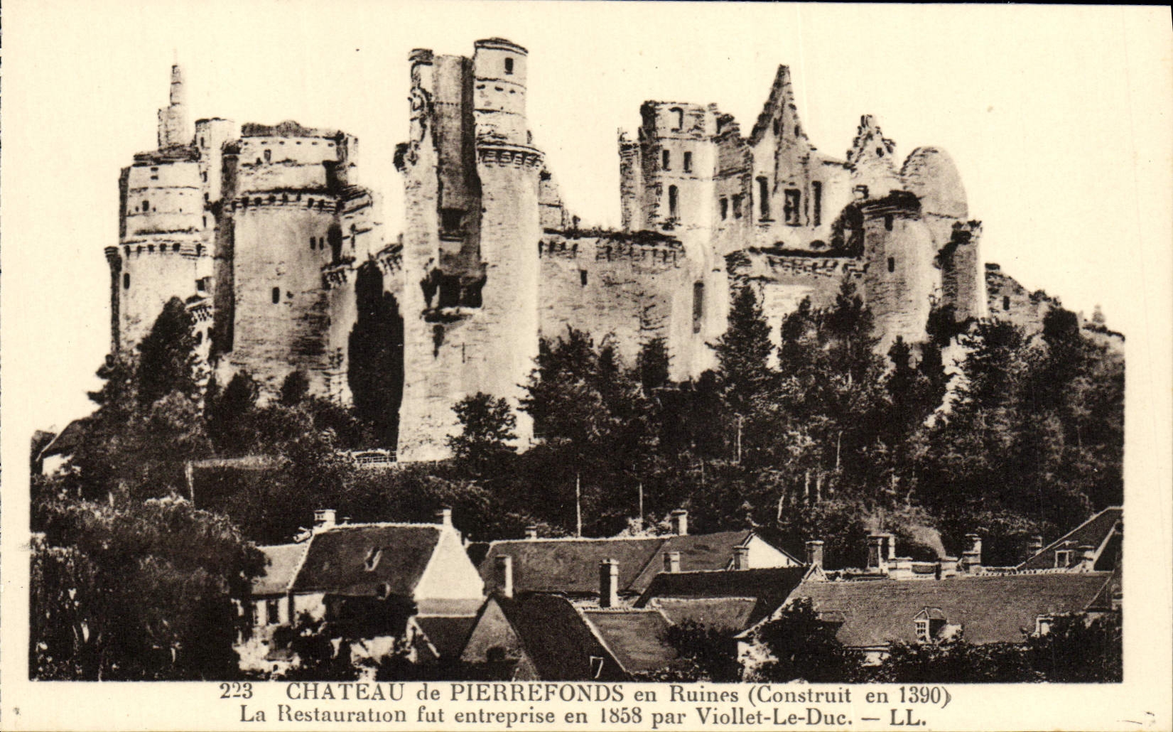CPA Chateau De Pierrefonds En Ruines 