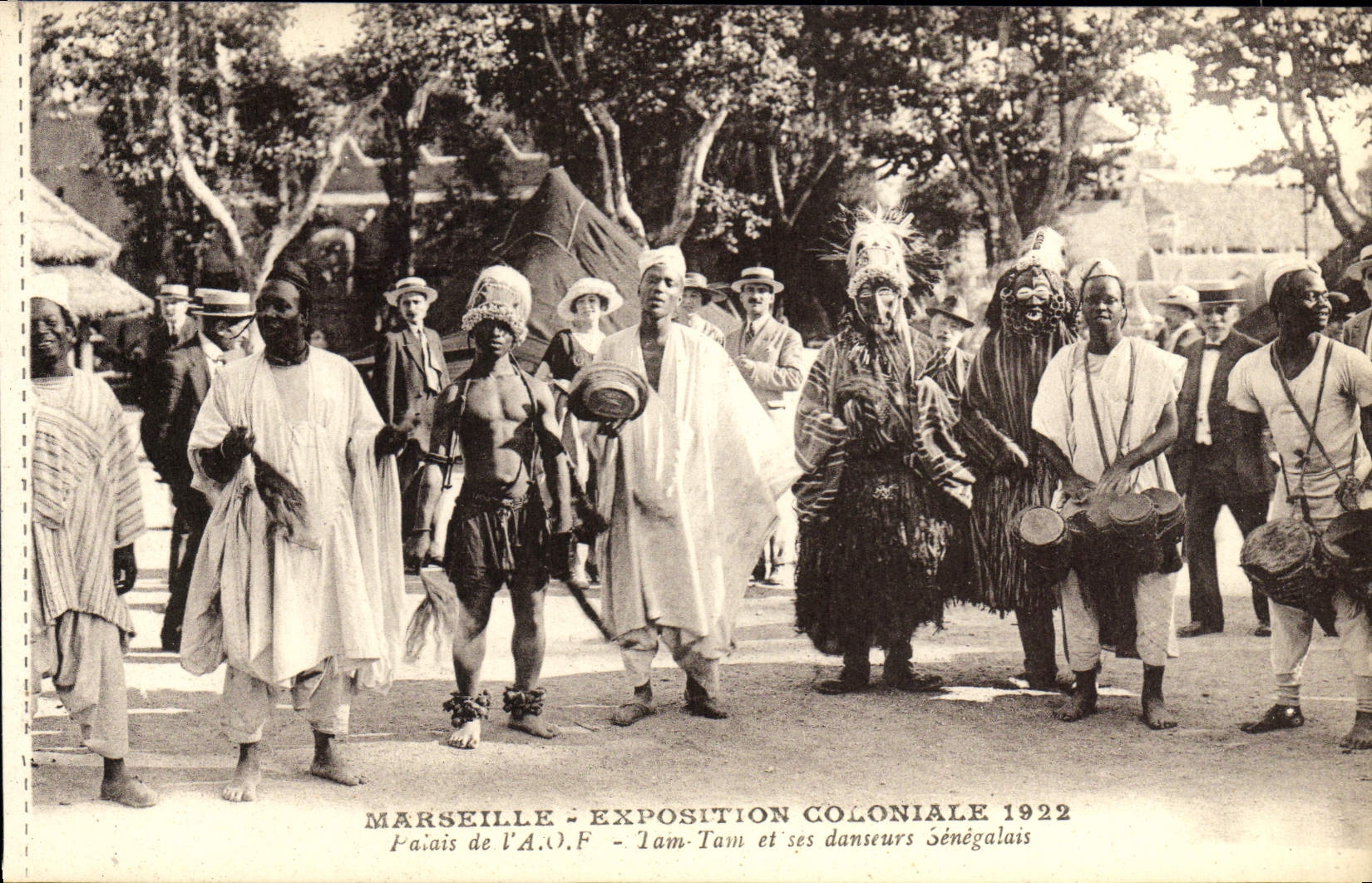 CPA Marseille Exposition Coloniale 1922 Palais de l'AOF Tam tam et danseurs senegalais Senegal