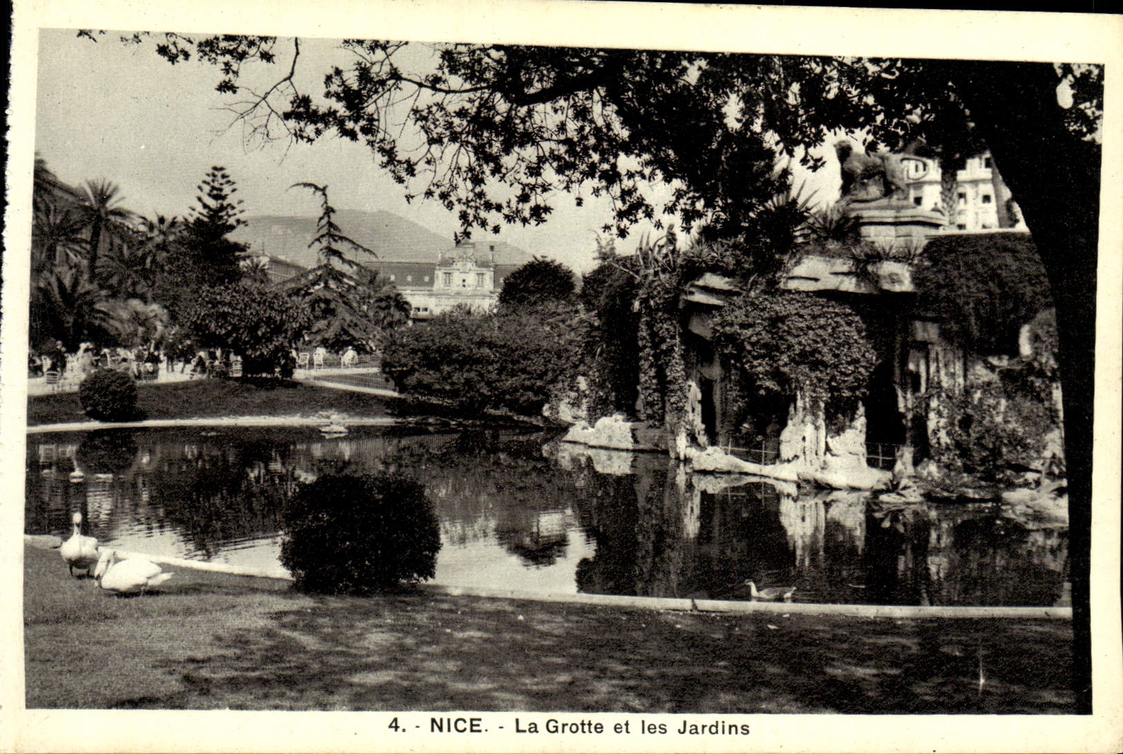 CPA Nice La Grotte et les Jardins
