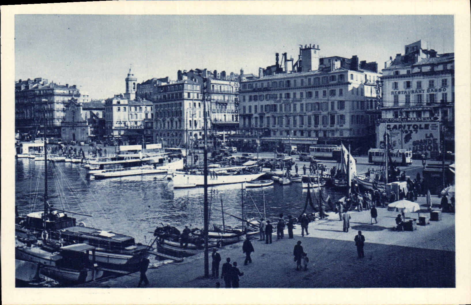 CPA Marseille Le Quai des Belges Bateaux