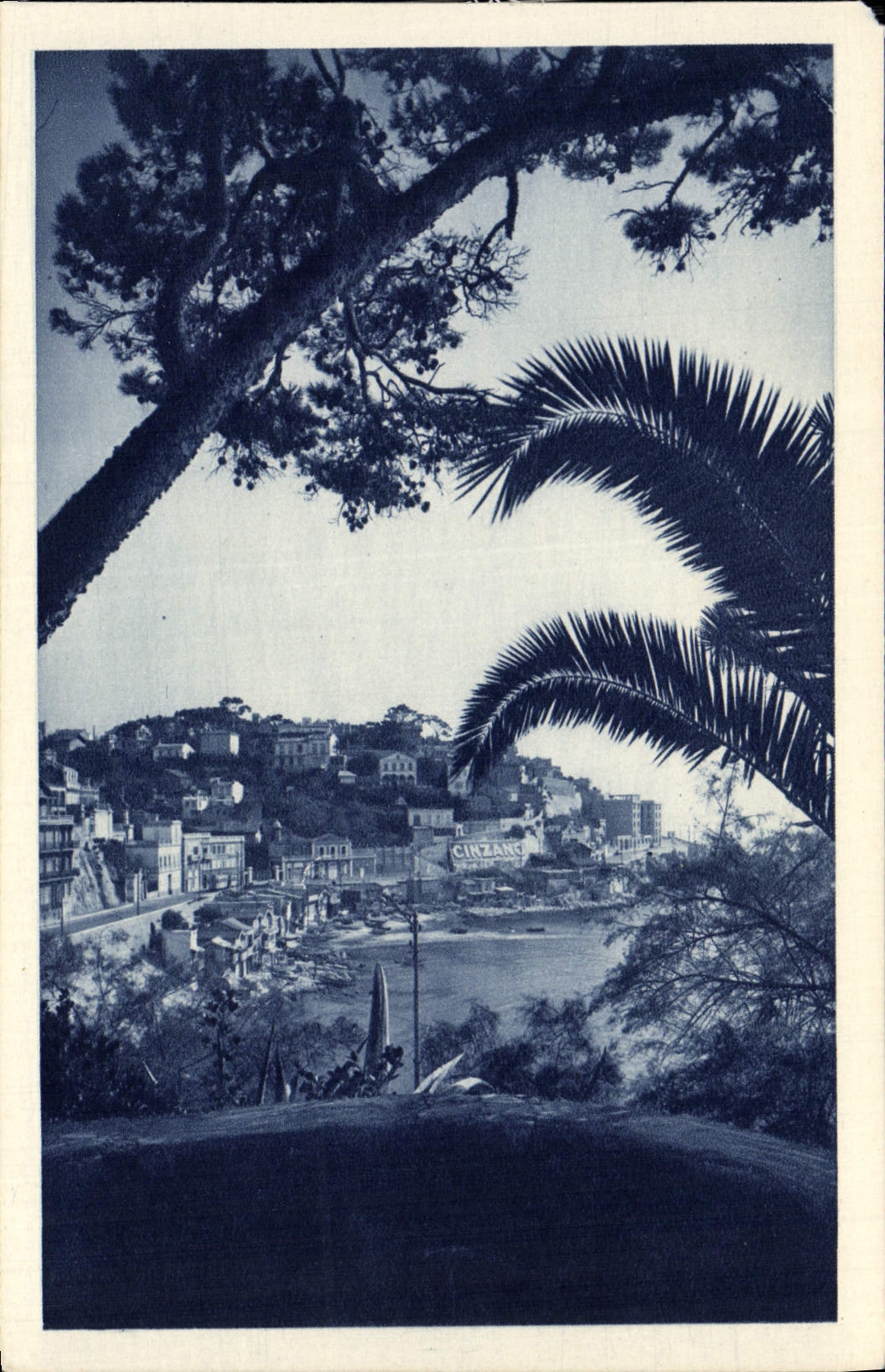 CPA Marseille Un Coin de Corniche