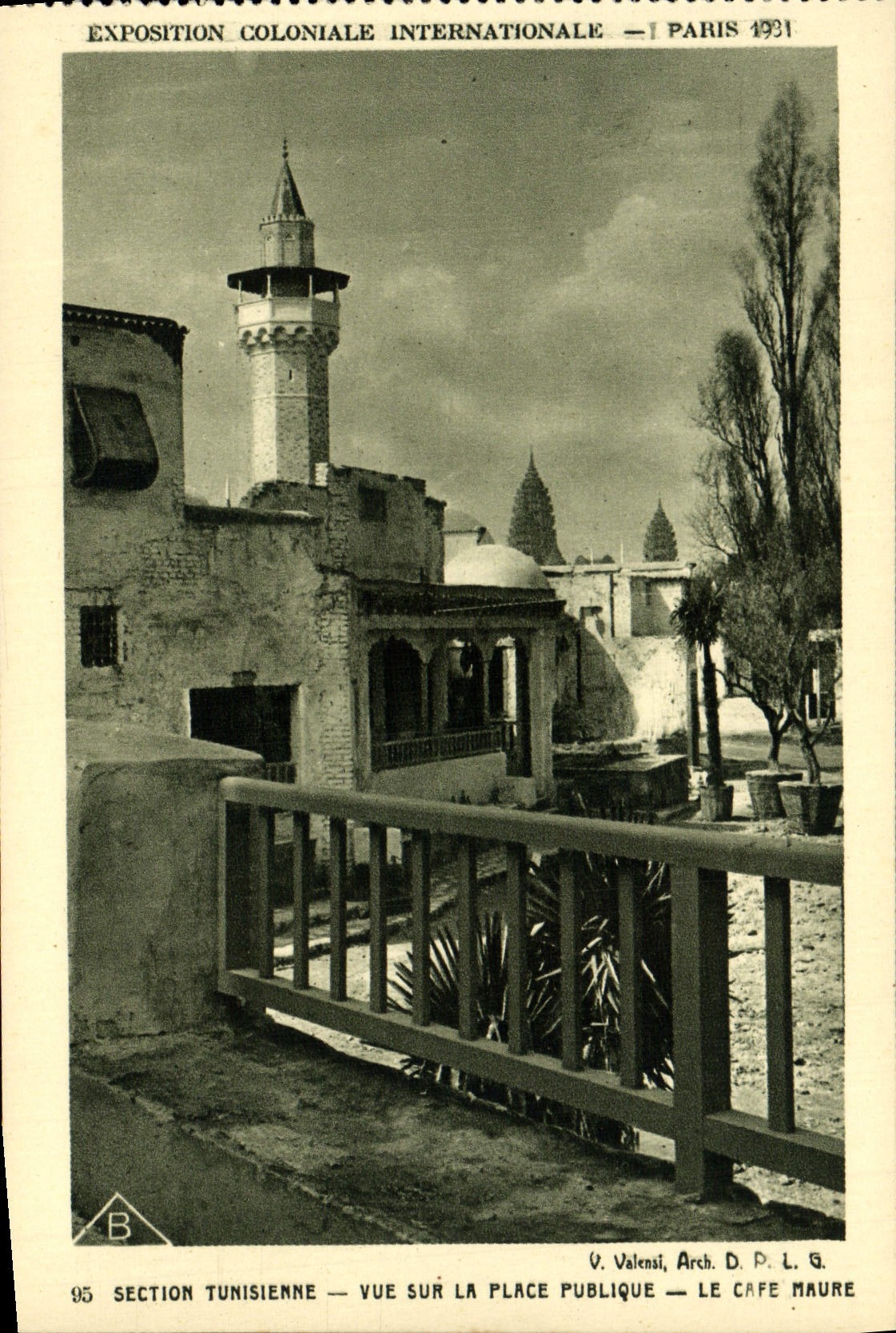 CPA Exposition Coloniale Internationale Paris 1931 Section tunisienne Vue sur la place publique Le cafe maure