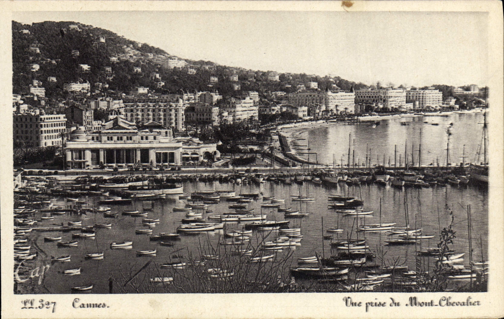 CPA Cannes Vue Prise du Mont Chevalier