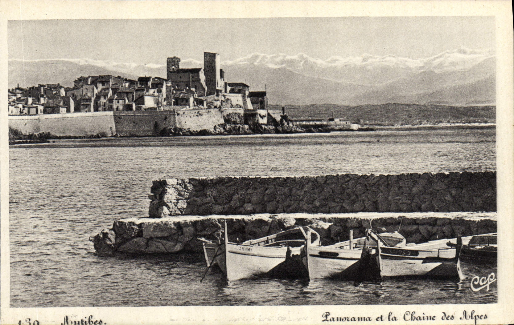 CPA Antibes Panorama et la chaine des Alpes