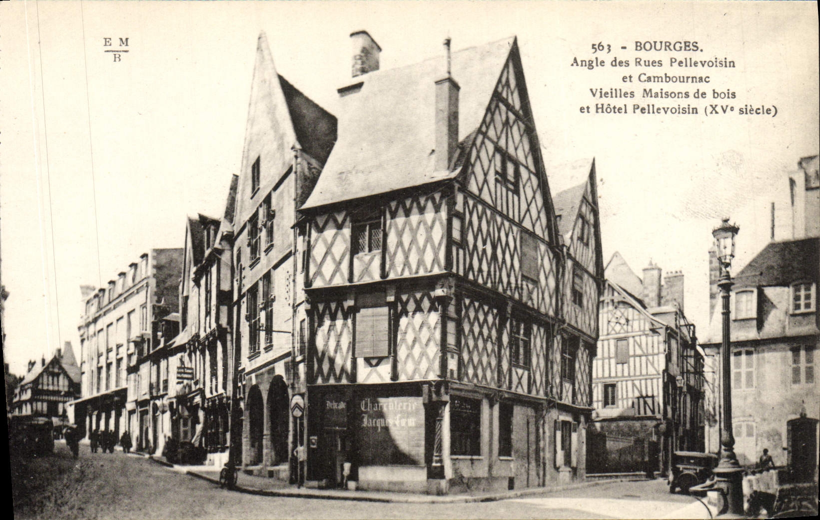 ngulo de Bourges de la POSTAL de la VENDIMIA de las casas de las calles de Pellevosin y de las mujeres mayores de Cambournac de la madera y del hotel de Pellevoisin