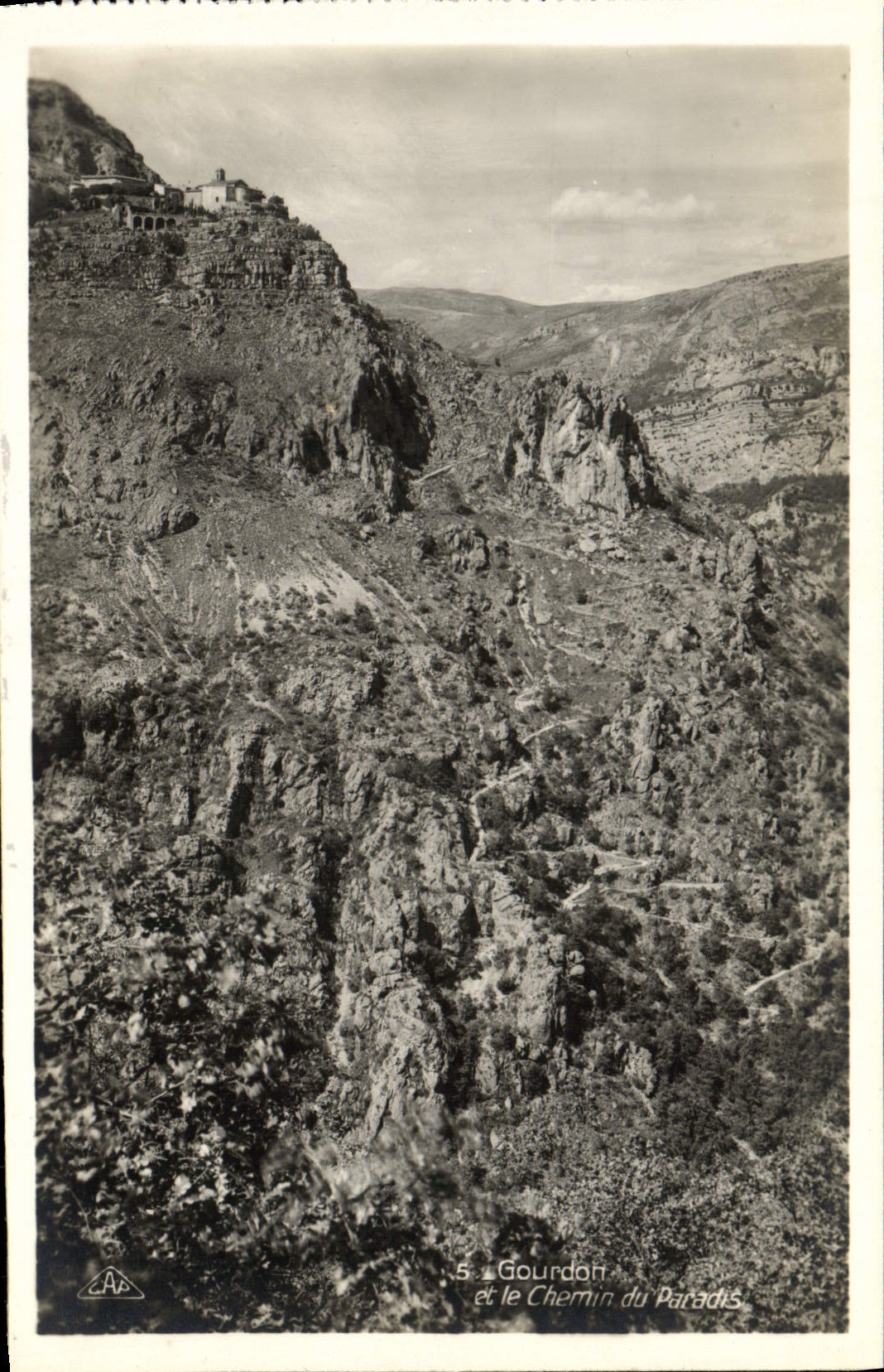 VINTAGE POSTCARD Gourdon and the way of the paradise