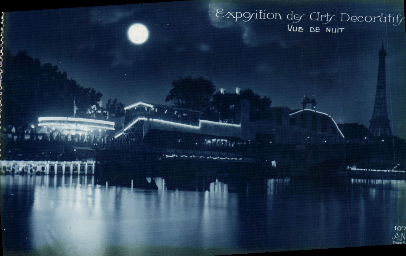 CPA Paris Exposition des Arts Decoratifs 1925 Vue de nuit Tour Eiffel