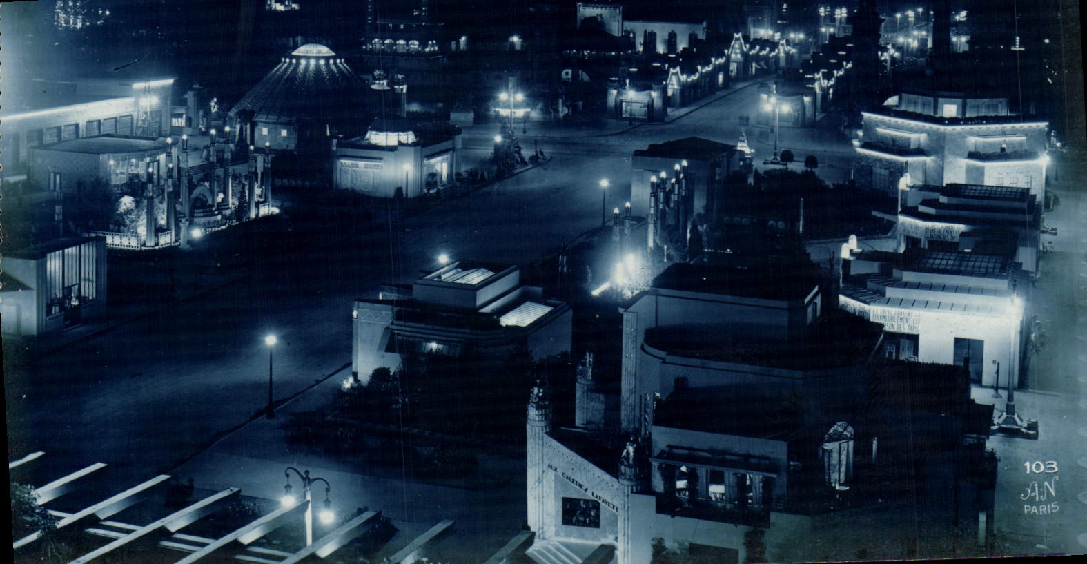 CPA Paris Exposition des Arts Decoratifs 1925 Vue de nuit