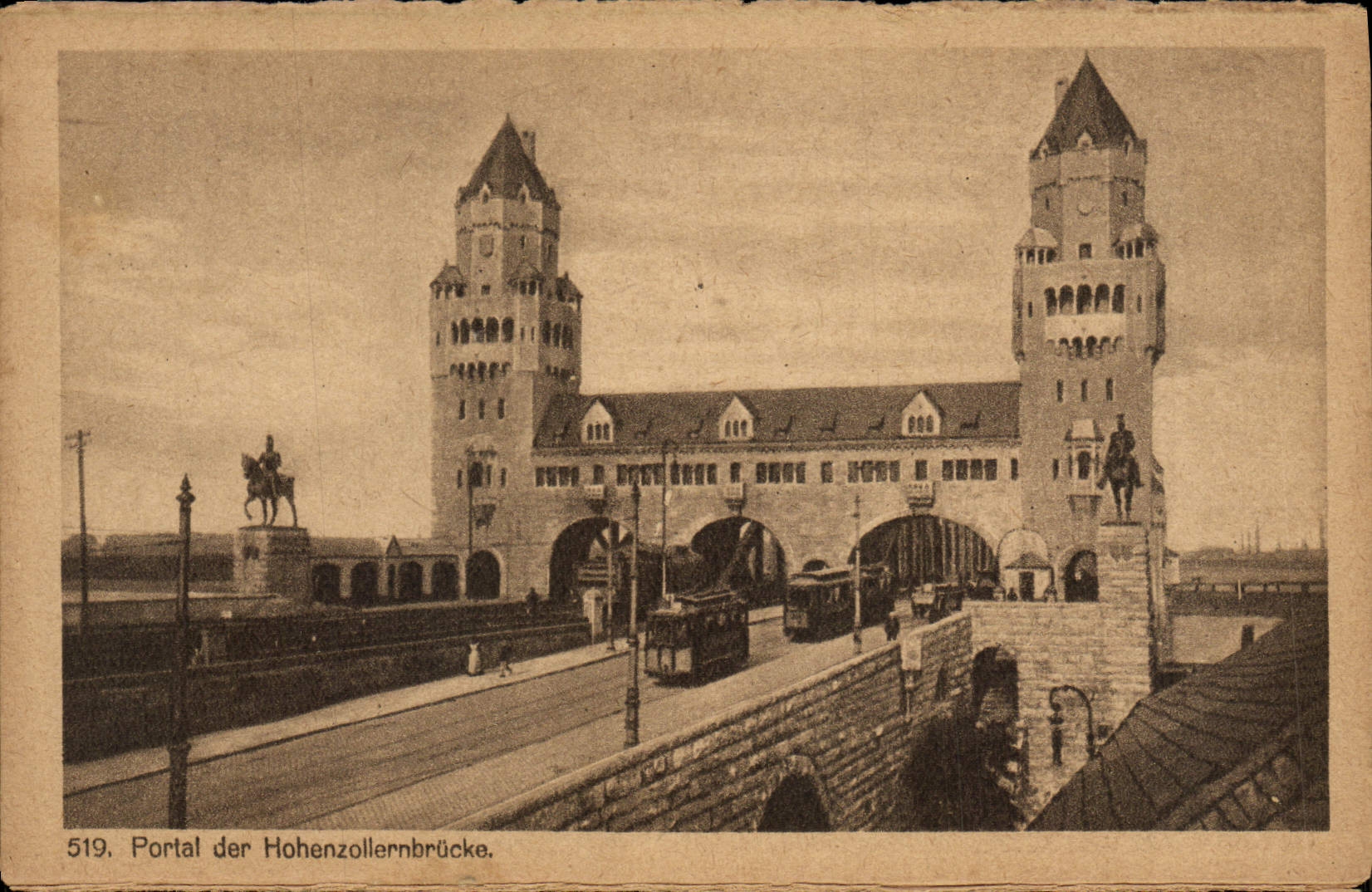 Tranvía porta de Hohenzollernbrucke Koln de la POSTAL de la VENDIMIA