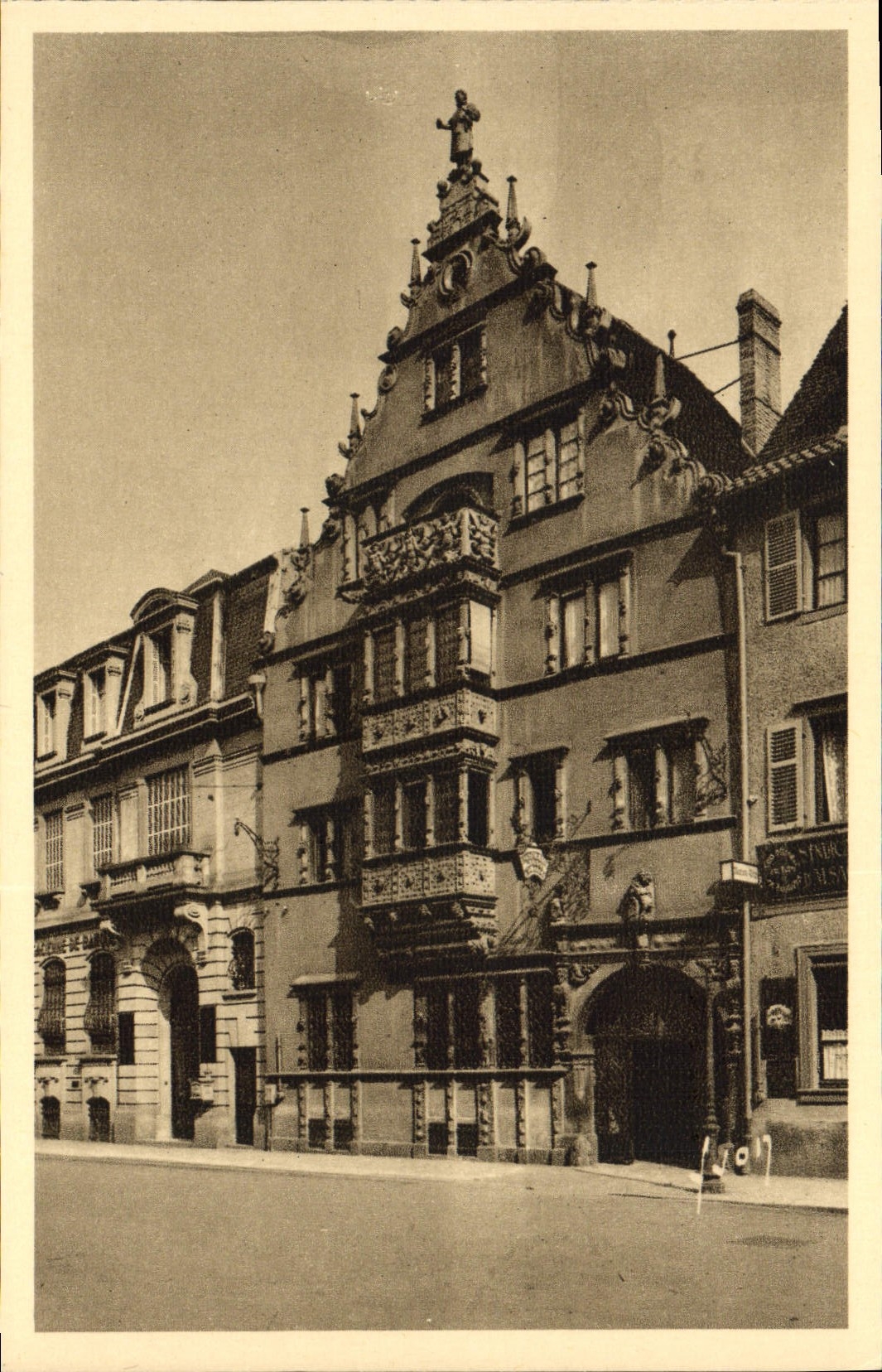 VINTAGE POSTCARD Colmar House of the heads or Kopfhaus