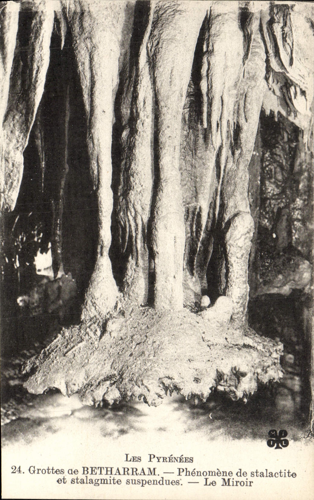 VINTAGE POSTCARD Caves of Betharram Phenomenon of suspended Stalactite and stalagmite the mirror