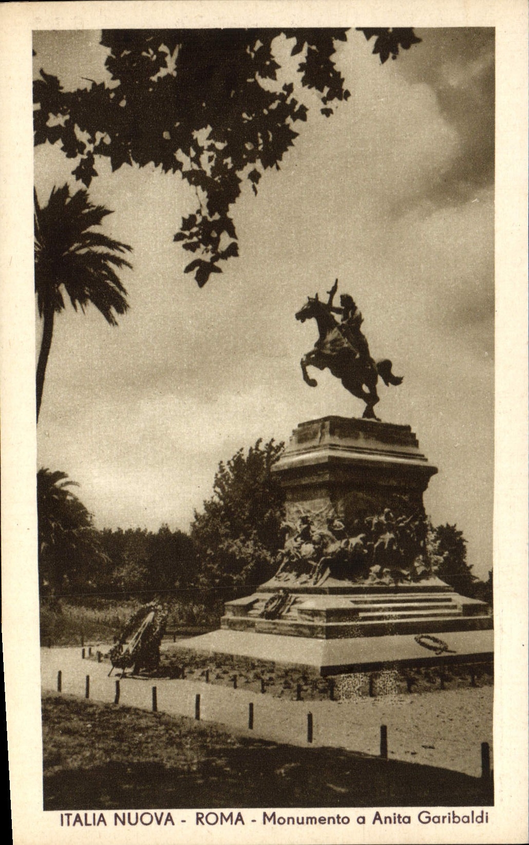 La POSTAL Italia Nuova Roma Monumento de la VENDIMIA tiene Anita Garibaldi