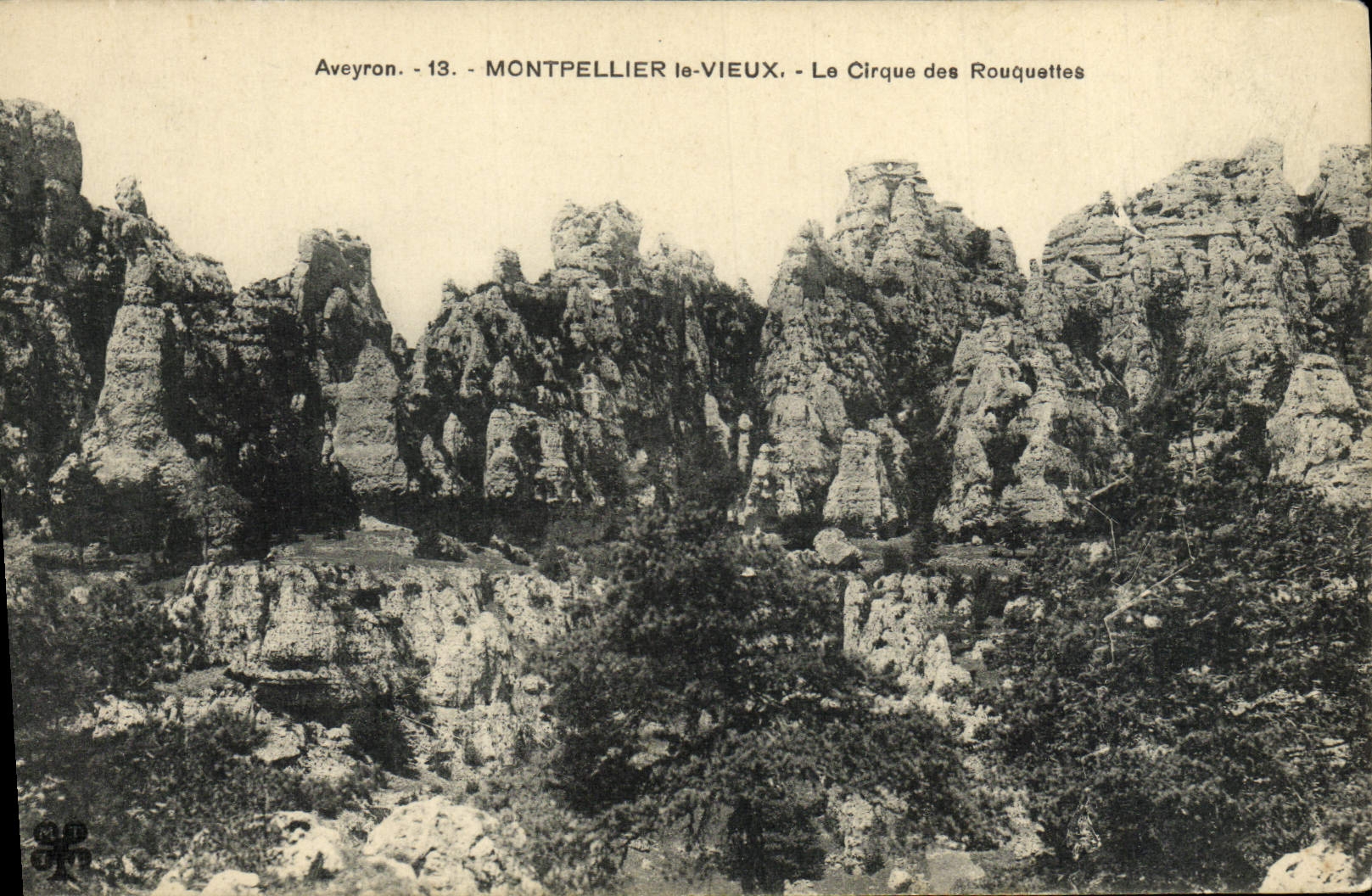 VINTAGE POSTCARD Montpellier the Old man the Circus of Rouquettes