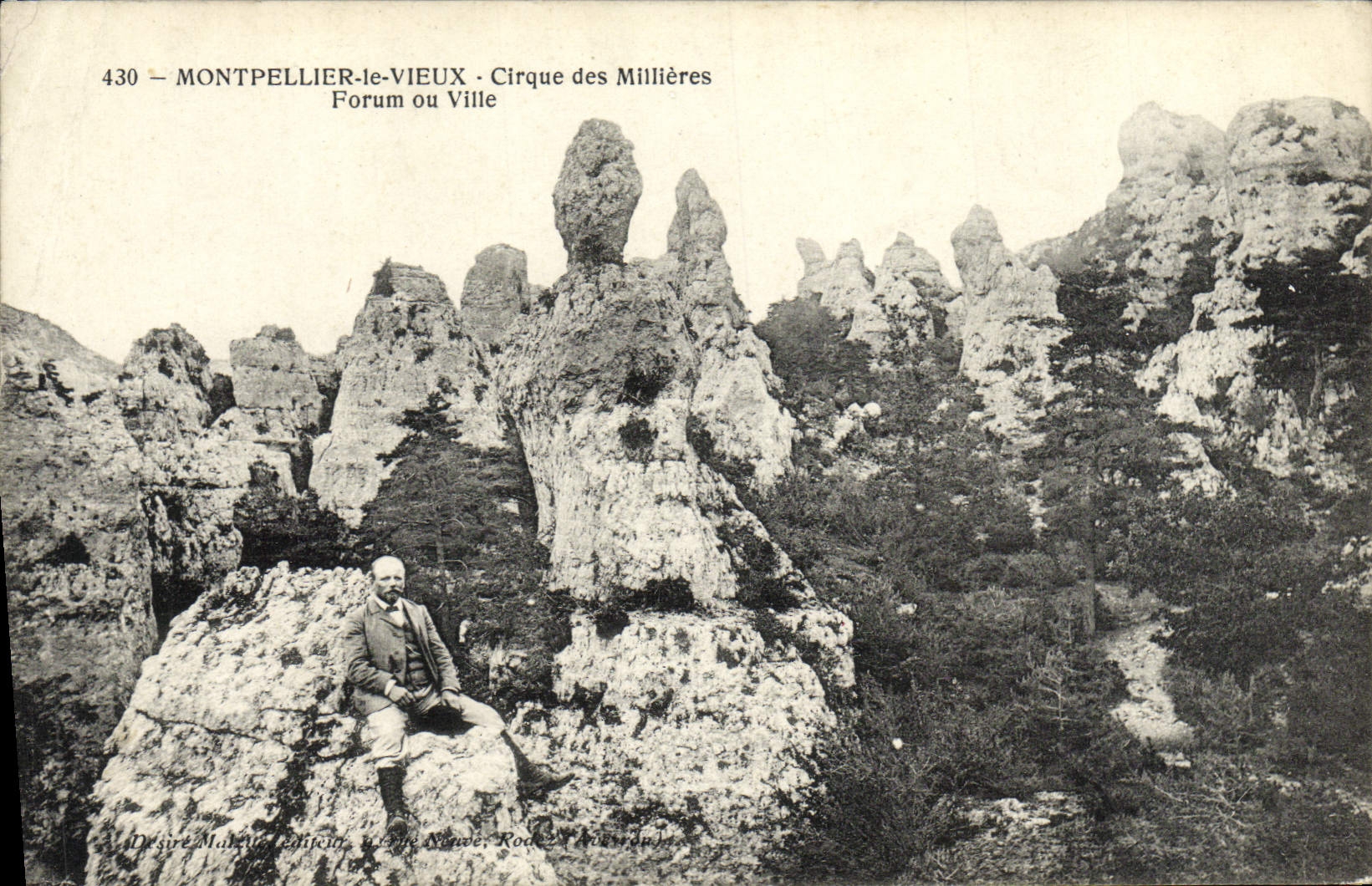 POSTAL Montpellier de la VENDIMIA el viejo hombre el circo del foro o de la ciudad de Millieres