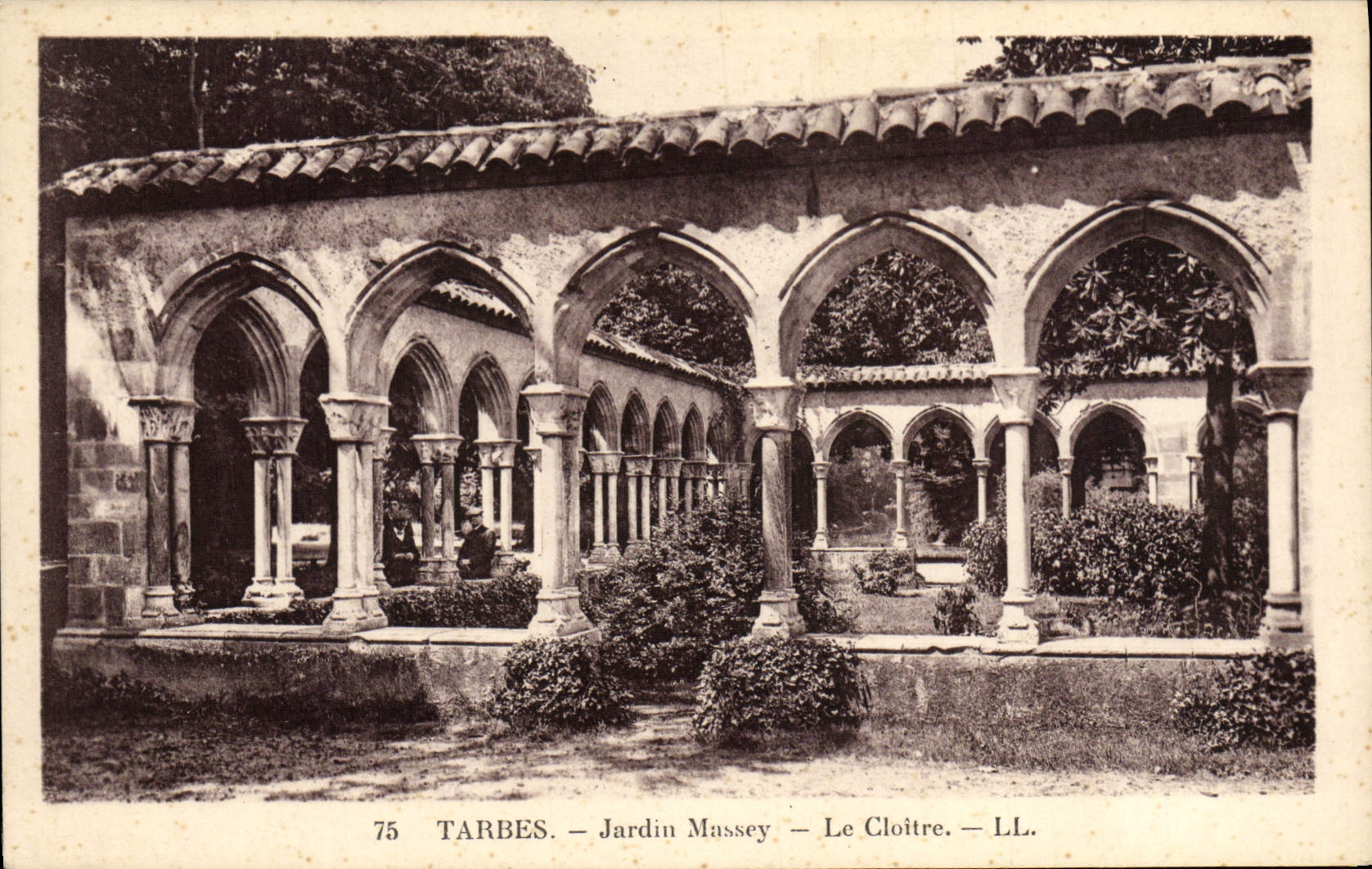 CPA Tarbes Jardin Massey Le cloitre